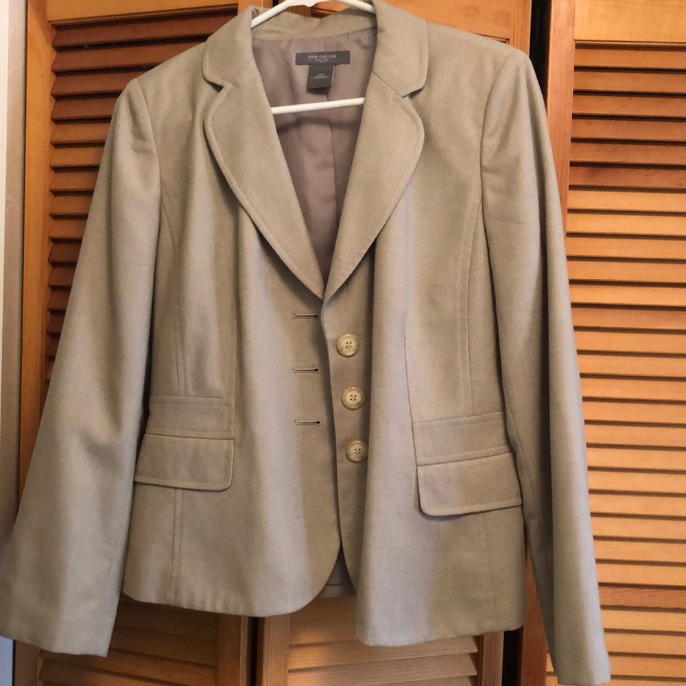 Suit coat